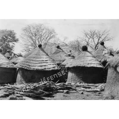 République togolaise, Lama-Kara, 1947. Case du chef de village de Boufale.