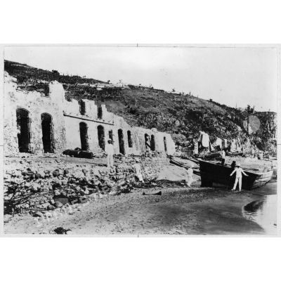 8 mai 1902. La ville de Saint-Pierre après l'éruption de la montagne Pelée.