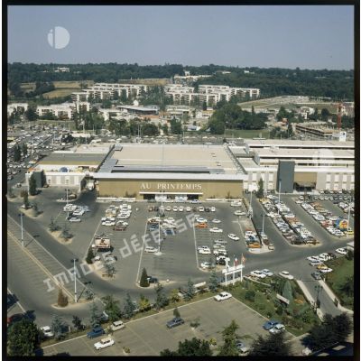 Le Chesnay (78). Le centre commercial de Parly II.