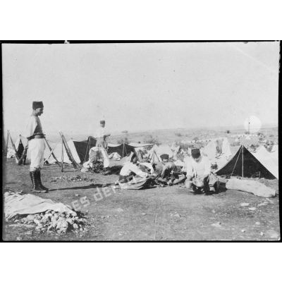 Tirailleurs. Camp de Berkane. 1907. [légende d'origine]