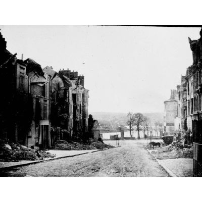 [Route départementale et rue de Dailly de la ville de Saint-Cloud durant la guerre de 1870].