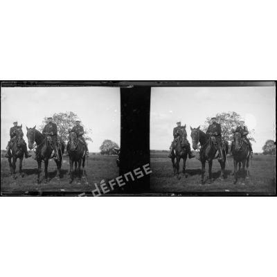 Grandes manoeuvres du 77e régiment d'infanterie à Cherves sous le commandement du colonel d'Amade en 1905.