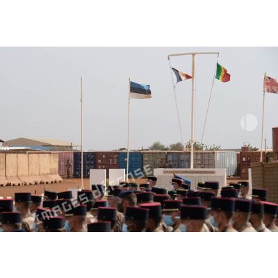 Rassemblement des soldats du 126e régiment d'infanterie (RI) pour une cérémonie à Gao, au Mali.