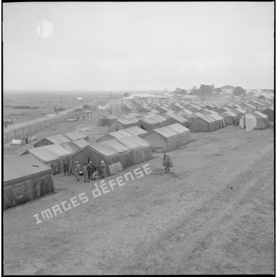 Camp de réfugiés harkis.