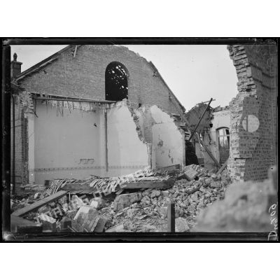 Rosendaël, Nord, après le bombardement de l'hôpital civil de Dunkerque, ruine des bâtiments de la maternité. [légende d'origine]