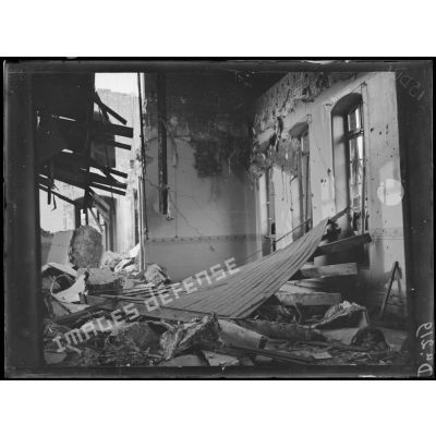 Rosendaël, Nord, bombardement de l'hôpital par avions allemands. [légende d'origine]