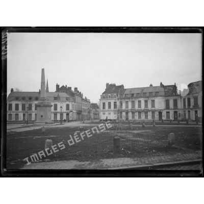 Front Nord, Arras, Pas-de-Calais, place Victor Hugo. [légende d'origine]