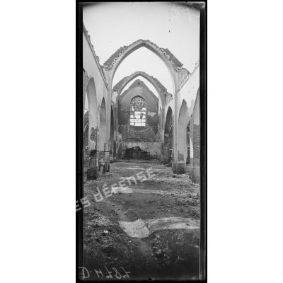Foreste (Aisne). L'église en ruines. [légende d'origine]