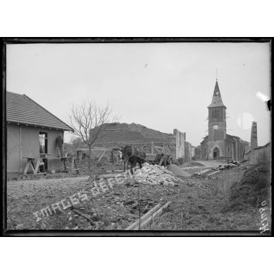 Vitrimont (Meurthe-et-Moselle). L'église et la ville en reconstruction. [légende d'origine]