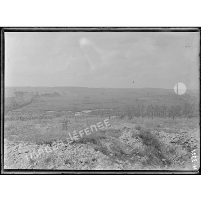 Panorama sur la vallée de la Somme, dans la région de Vaux. [légende d'origine]