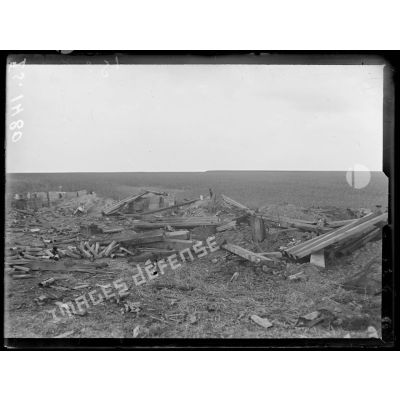 Bellevue, Oise. Batterie française détruite par l'artillerie allemande. [légende d'origine]