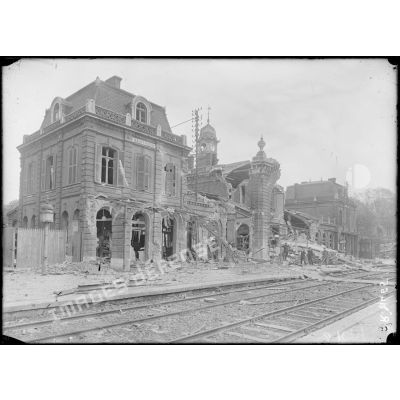 Amiens. La gare St Roch façade intérieure. Autre aspect. [légende d’origine]