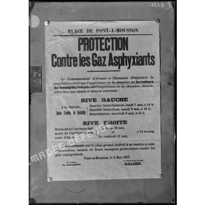 Affiches de Pont-à-Mousson. Protection contre les gaz. [légende d'origine]