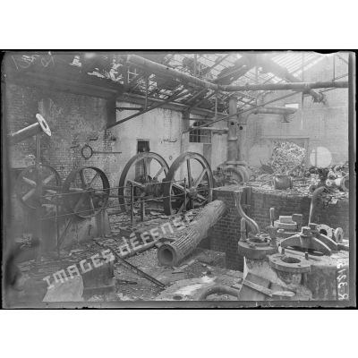 Roye, Somme, usine Lebaudy, la salle des générateurs et la pompe à gaz carbonique. [légende d'origine]