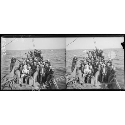 En mer de Brest à la Pallice, l’équipage du Rambler, yacht armé d'escorte, l'équipage. [légende d'origine]