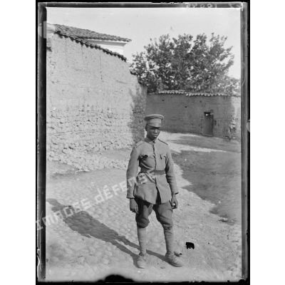 Kavadarci. Sénégalais fait prisonnier à [illisible] en 1916 et délivré en 1918. [légende d'origine]