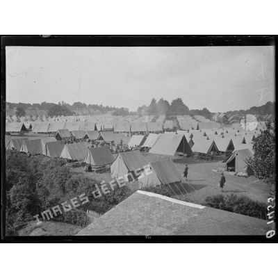 [Camp américain de Villez-Martin. Campement de tentes.]