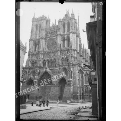 [La cathédrale d'Amiens.]