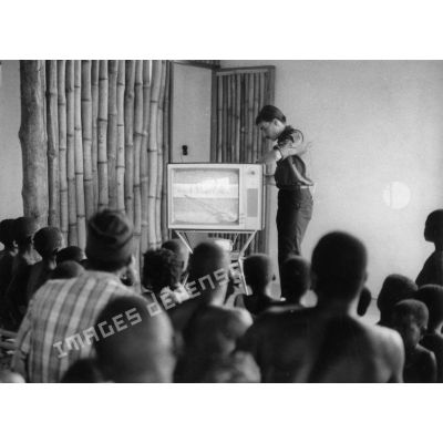 République de Côte d'Ivoire, Abidjan, 1970. Télévision scolaire.