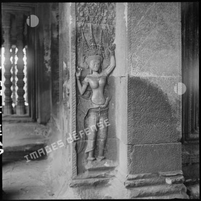 Statues de divinité Apsara.