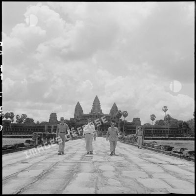 Visite du site d'Angkor et de Siem Réap par les membres de la mission parlementaire.