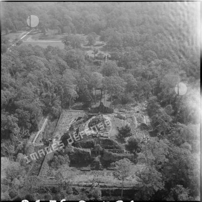 Vue aérienne du temple Baphuon.