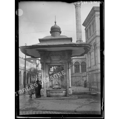 Constantinople. Fontaine du Sultan Ahmed. XVIIIe siècle. [légende d'origine]