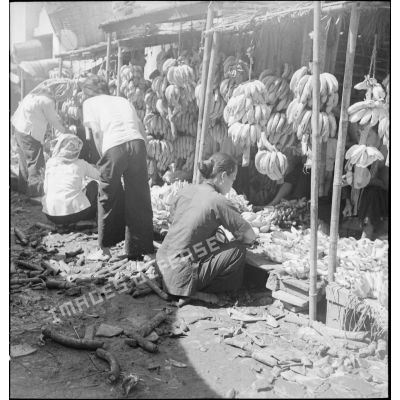 Un étalage de bananes sur un marché de Saigon.