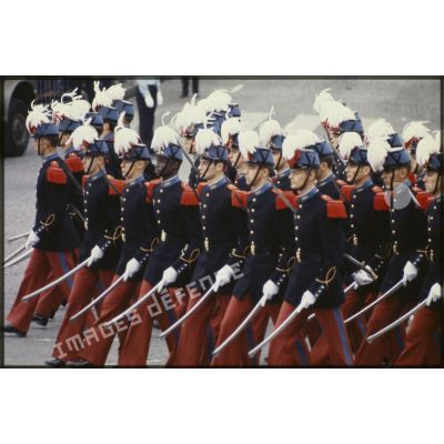 Défilé à pied lors de la cérémonie du 14 juillet 1979 à la Bastille. Passage de l’école spéciale militaire (ESM) de Saint-Cyr.