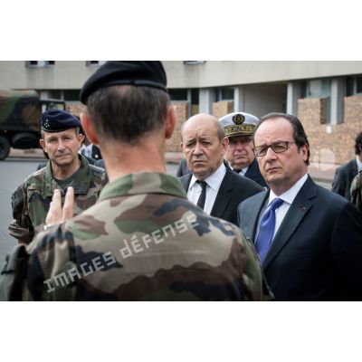 Présentation du dispositif Sentinelle par le gouverneur militaire de Paris.