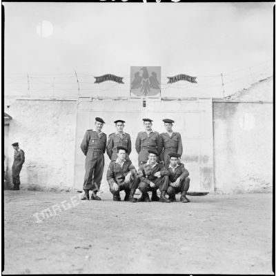 Photographie de groupe de jeunes appelés libérables du commando Maurice. [Description en cours]