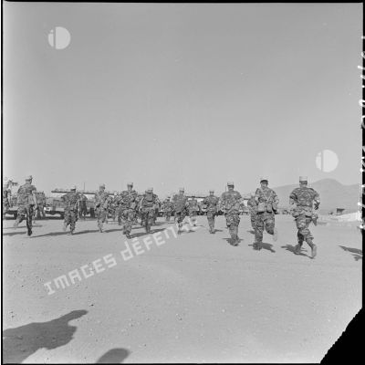 Le 2e régiment étranger d'infanterie en opération à l'occasion du tournage du film Opération combinée en Algérie. [Description en cours]