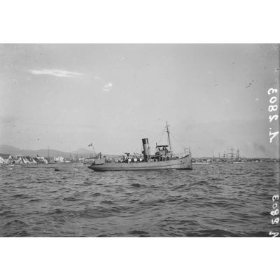 Salonique. Le patrouilleur "Marseillais 28". [légende d'origine]