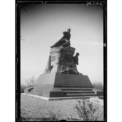 Sébastopol. Monument de l'Amiral Kornilloff [Kornilov]. [légende d'origine]