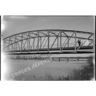 [Vue du pont de Hendrix à Zagreb.]