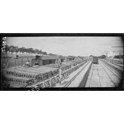 Blangy-Tronville (Somme), gare installée pour le ravitaillement de la grosse artillerie. [légende d’origine]