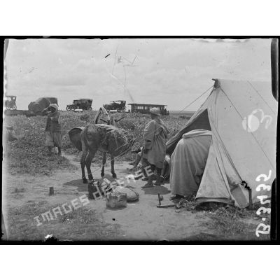 Sidi Yahia, camp d’indigènes, une tente. [légende d’origine]