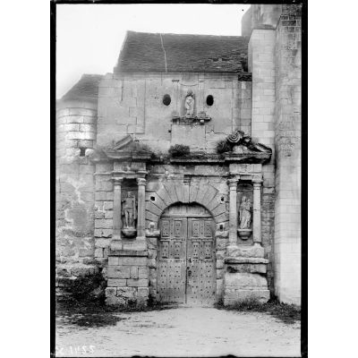 Morienval (Oise). Eglise. Portail. [légende d'origine]