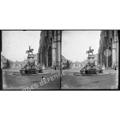 Nancy, église Saint-Epvre, statue et fontaine de René II. [légende d'origine]