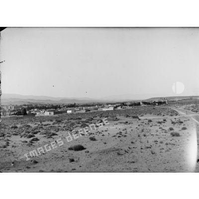 585. Panorama d'Aïn Sefra. Vue de la gare. [légende d'origine]