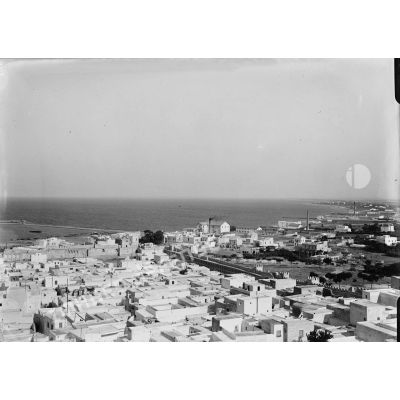 1309. Panorama de Sousse en six vues. Vues prises du bastion du logement du général. Deuxième vue. [légende d'origine]