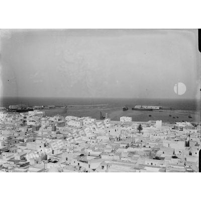 1310. Panorama de Sousse en six vues. Vues prises du bastion du logement du général. Troisième vue. [légende d'origine]