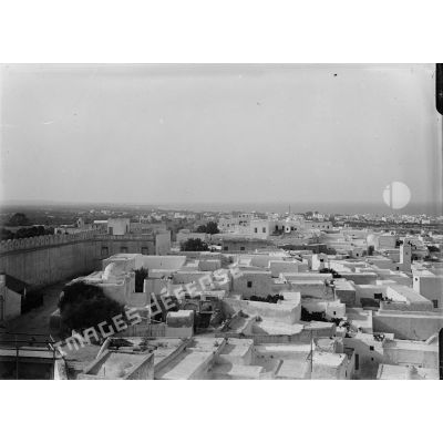 1312. Panorama de Sousse en six vues. Vues prises du bastion du logement du général. Cinquième vue. [légende d'origine]