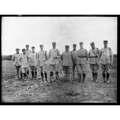 Camp de Bois-l'Evêque, les officiers du régiment colonial du Maroc. (1) [légende d'origine]