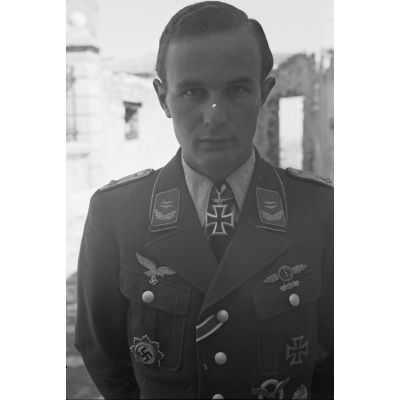 Portrait du lieutenant (Oberleutnant) Iro Ilk, Staffelkapitän du 1./Lehrgeschwader (1./LG 1).