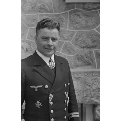 Portrait du lieutenant (Oberleutnant) Erich Zurn, titulaire de la croix de chevalier de la croix de fer.