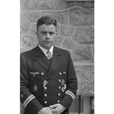Portrait du lieutenant (Oberleutnant) Erich Zurn, titulaire de la croix de chevalier de la croix de fer.