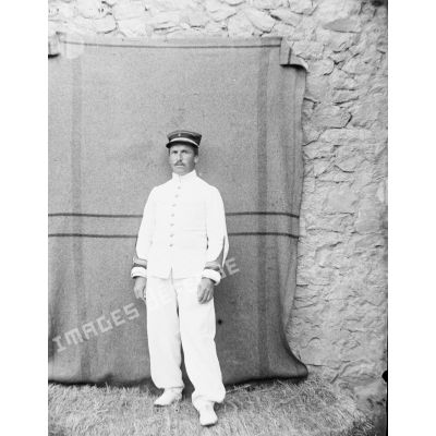 44. [Algérie, 1905-1914. Portrait de militaire probablement affecté à la 3e compagnie de fusiliers de discipline.]