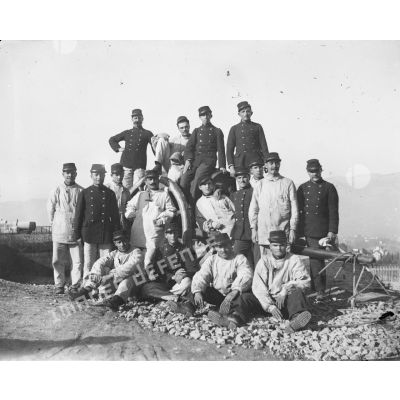 222. [Algérie, 1905-1914. Photographie d'un groupe de militaires.]
