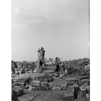 959a. Boughrara, 12/4/1903, vue générale des ruines romaines de Gigthis. [légende d'origine]
